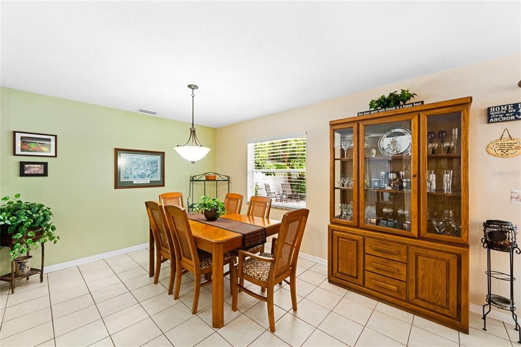 For Sale: $439,900 (4 beds, 2 baths, 1624 Square Feet)