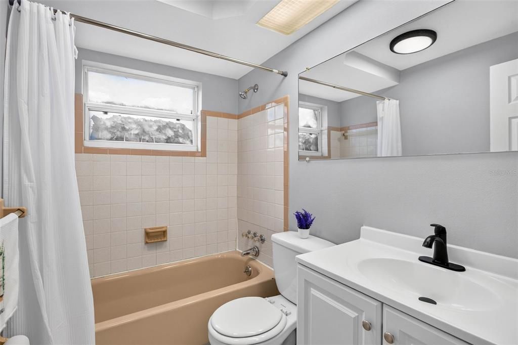 В аренду: $1,750 (4 спален, 2 ванн, 1440 Квадратных фут)