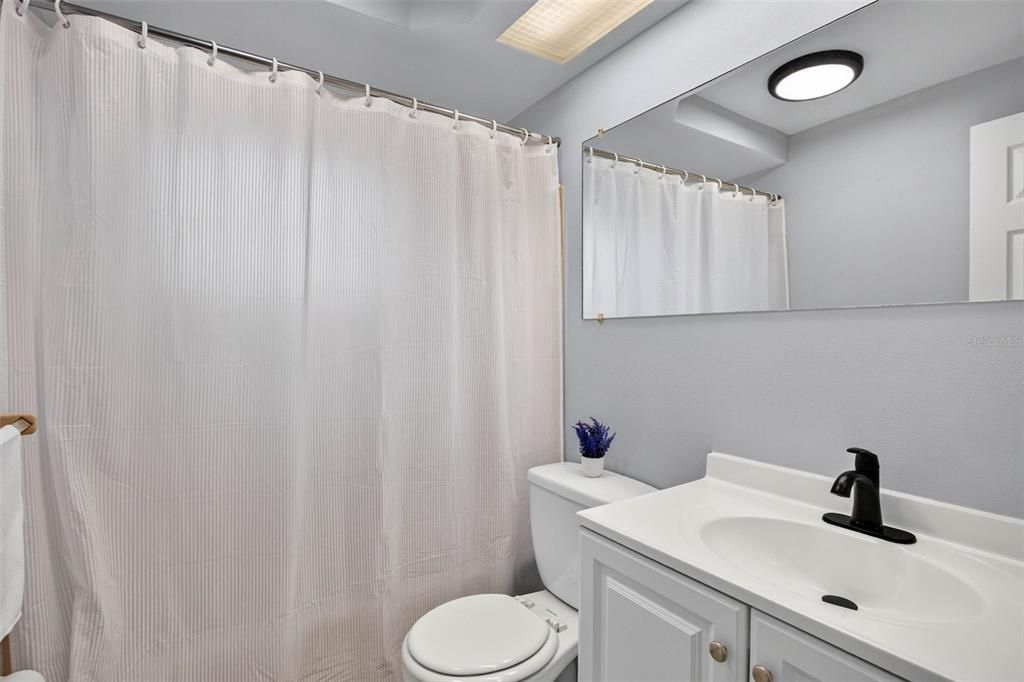 В аренду: $1,750 (4 спален, 2 ванн, 1440 Квадратных фут)