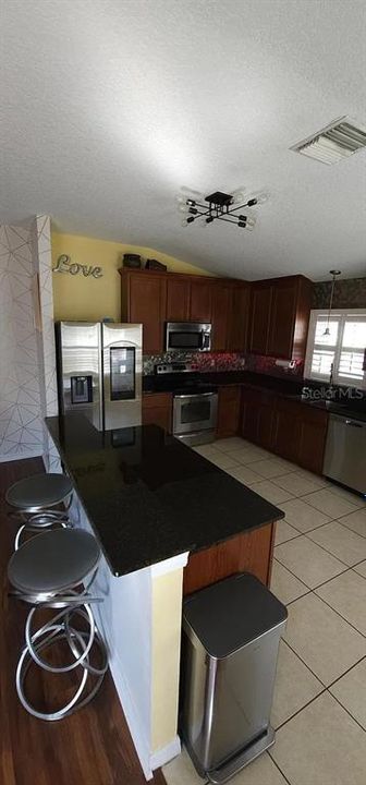 For Rent: $2,400 (3 beds, 2 baths, 1528 Square Feet)