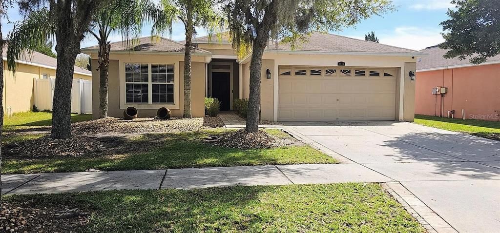 For Rent: $2,400 (3 beds, 2 baths, 1528 Square Feet)