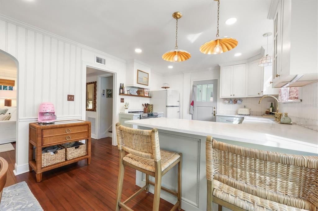 En Venta: $620,000 (4 camas, 2 baños, 1964 Pies cuadrados)