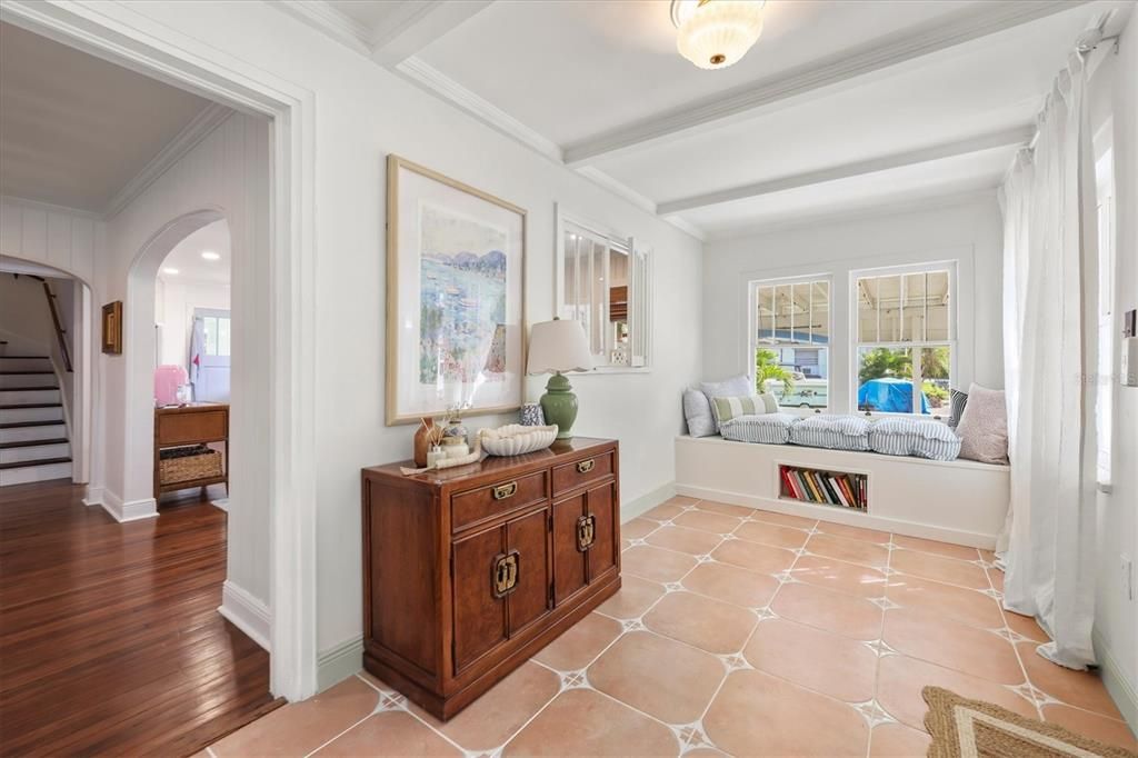 En Venta: $620,000 (4 camas, 2 baños, 1964 Pies cuadrados)