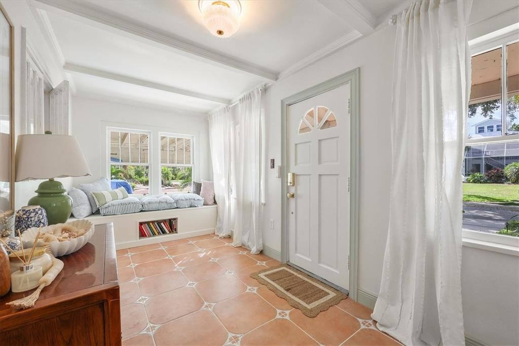 En Venta: $620,000 (4 camas, 2 baños, 1964 Pies cuadrados)