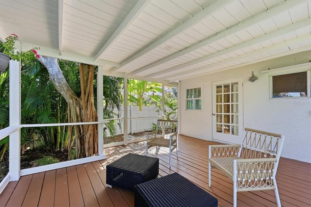 En Venta: $620,000 (4 camas, 2 baños, 1964 Pies cuadrados)