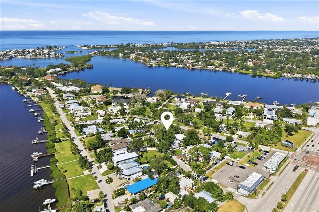 En Venta: $620,000 (4 camas, 2 baños, 1964 Pies cuadrados)