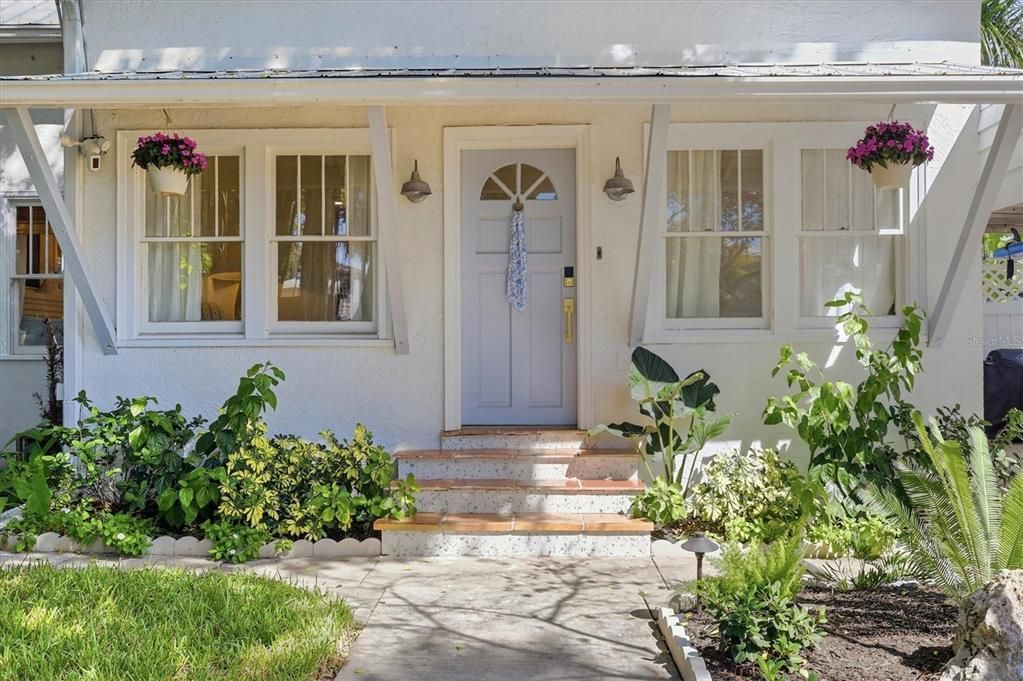 En Venta: $620,000 (4 camas, 2 baños, 1964 Pies cuadrados)