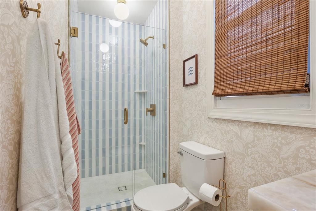 En Venta: $620,000 (4 camas, 2 baños, 1964 Pies cuadrados)