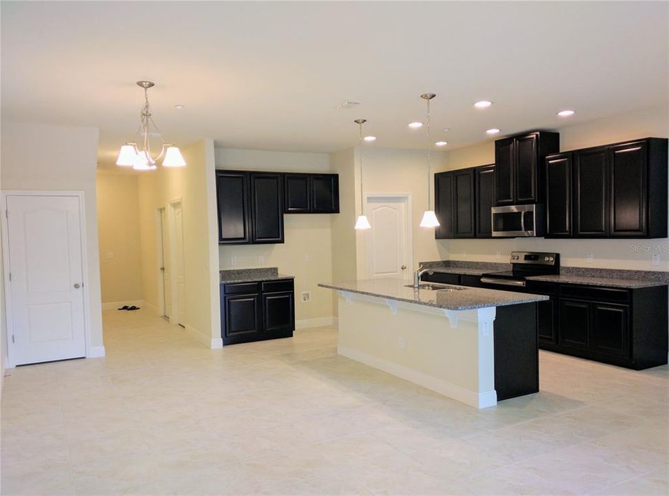 For Sale: $364,900 (3 beds, 2 baths, 1872 Square Feet)