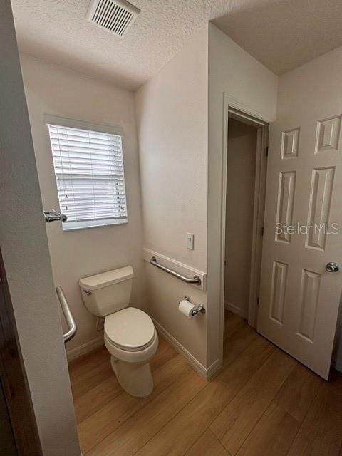 For Sale: $335,000 (3 beds, 2 baths, 1392 Square Feet)