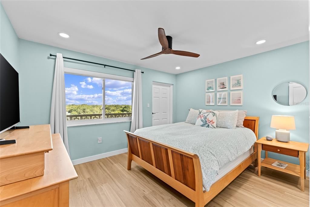 For Sale: $899,000 (3 beds, 2 baths, 2060 Square Feet)