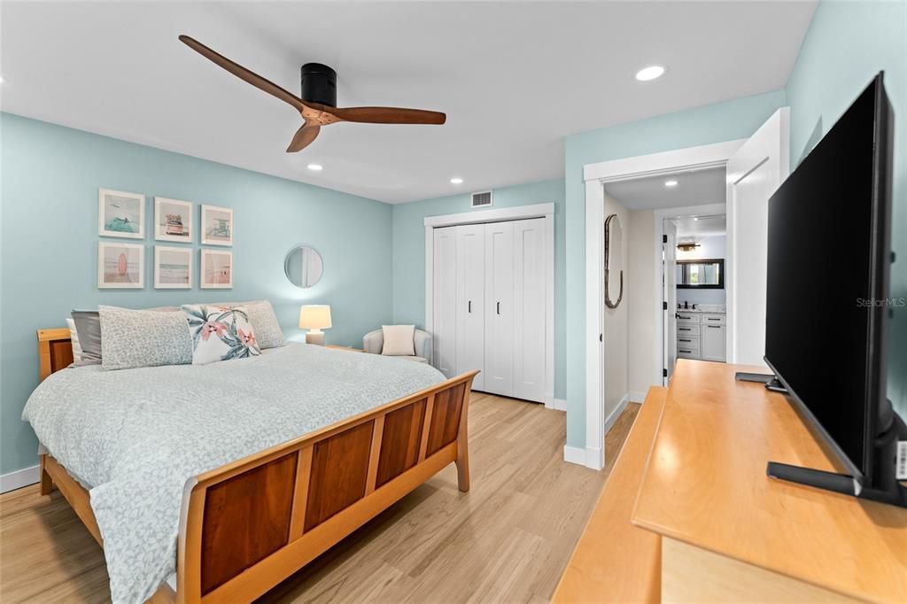 For Sale: $899,000 (3 beds, 2 baths, 2060 Square Feet)