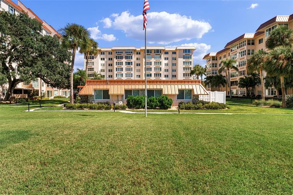 For Sale: $899,000 (3 beds, 2 baths, 2060 Square Feet)