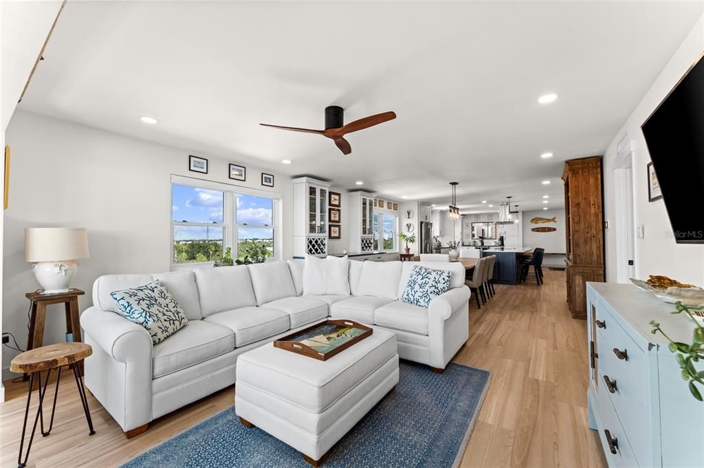 For Sale: $899,000 (3 beds, 2 baths, 2060 Square Feet)