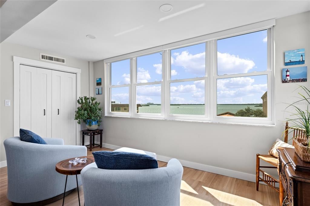 For Sale: $899,000 (3 beds, 2 baths, 2060 Square Feet)