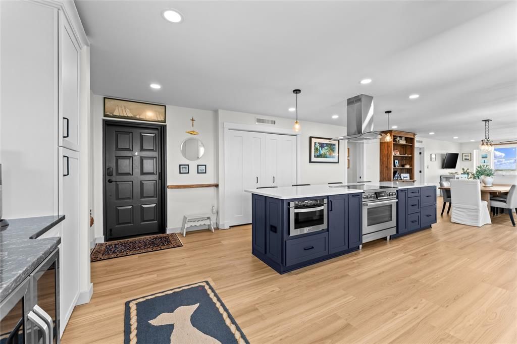 For Sale: $899,000 (3 beds, 2 baths, 2060 Square Feet)