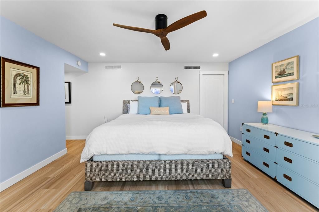 For Sale: $899,000 (3 beds, 2 baths, 2060 Square Feet)