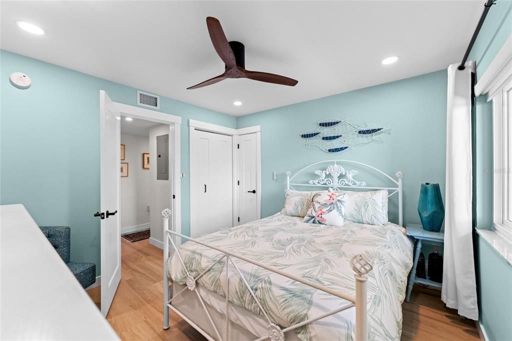 For Sale: $899,000 (3 beds, 2 baths, 2060 Square Feet)