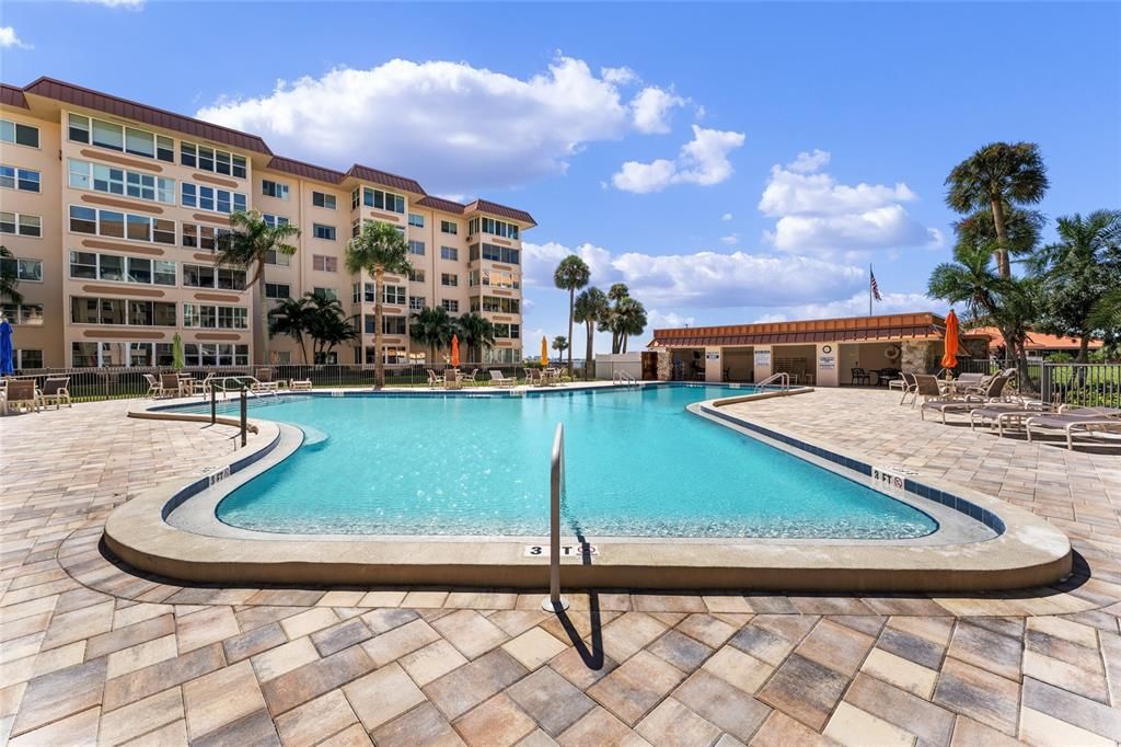For Sale: $899,000 (3 beds, 2 baths, 2060 Square Feet)