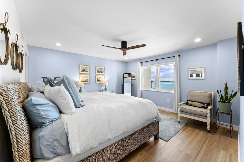 For Sale: $899,000 (3 beds, 2 baths, 2060 Square Feet)