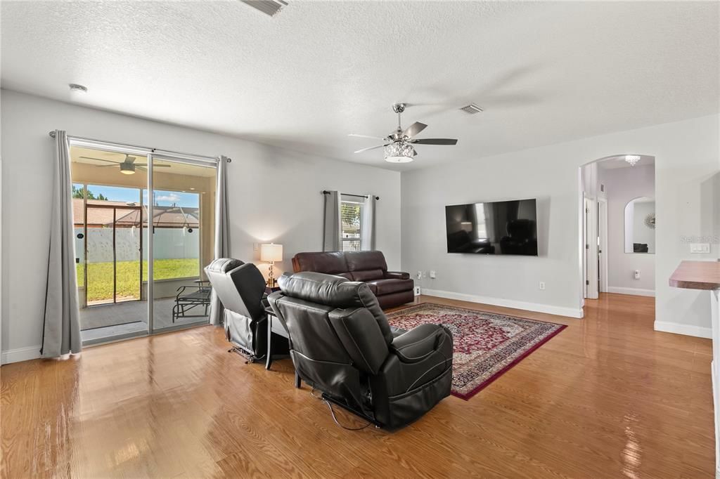 For Sale: $314,900 (3 beds, 2 baths, 1846 Square Feet)
