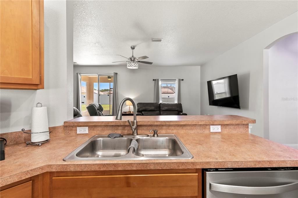 For Sale: $314,900 (3 beds, 2 baths, 1846 Square Feet)