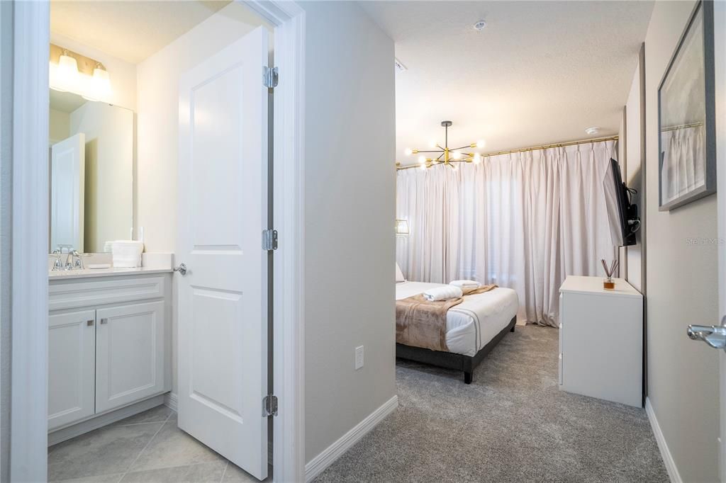 For Sale: $649,000 (5 beds, 4 baths, 2281 Square Feet)