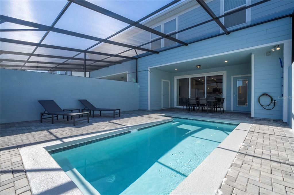 For Sale: $649,000 (5 beds, 4 baths, 2281 Square Feet)