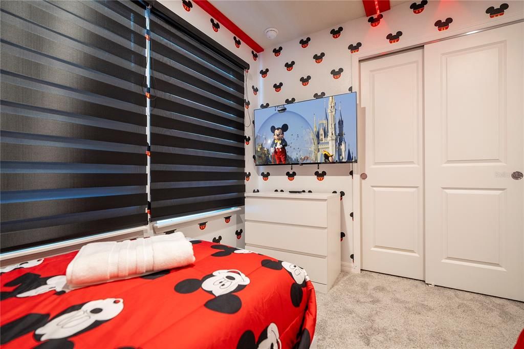 For Sale: $649,000 (5 beds, 4 baths, 2281 Square Feet)