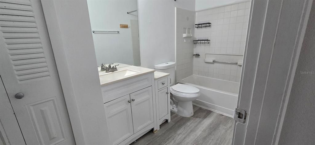 В аренду: $1,400 (2 спален, 2 ванн, 910 Квадратных фут)