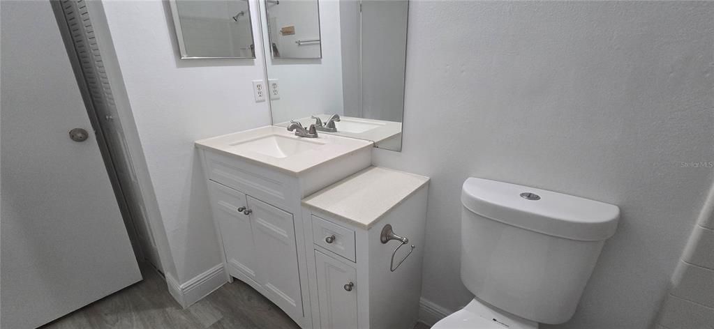 В аренду: $1,400 (2 спален, 2 ванн, 910 Квадратных фут)
