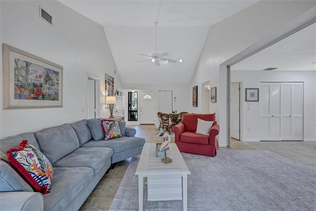 For Sale: $396,500 (3 beds, 2 baths, 1283 Square Feet)
