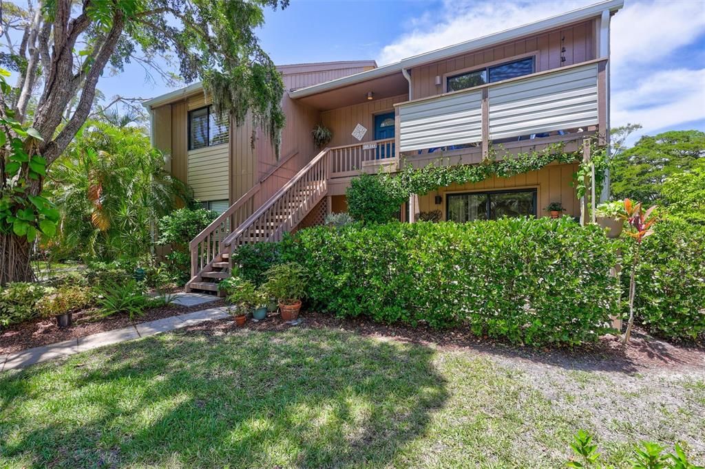 For Sale: $396,500 (3 beds, 2 baths, 1283 Square Feet)