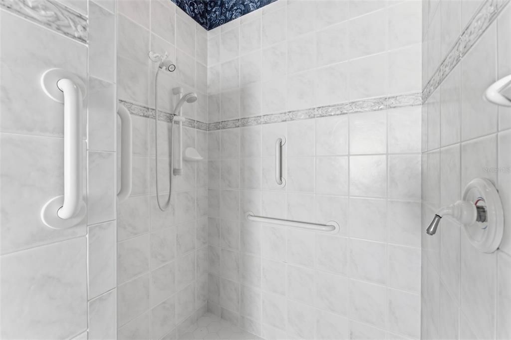 For Sale: $524,900 (3 beds, 2 baths, 2247 Square Feet)