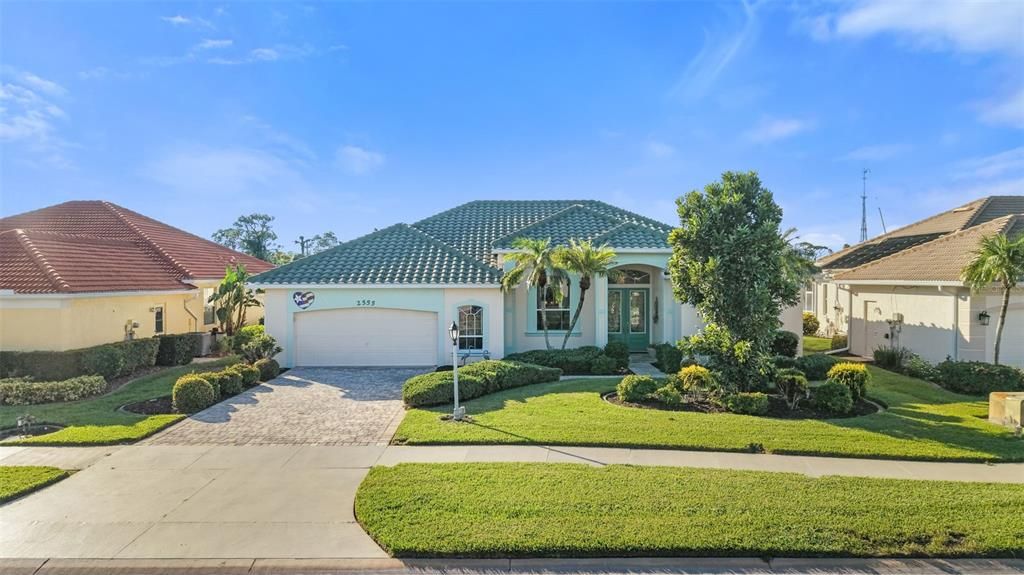 For Sale: $524,900 (3 beds, 2 baths, 2247 Square Feet)