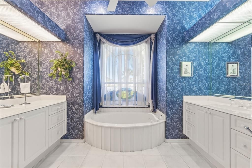 For Sale: $524,900 (3 beds, 2 baths, 2247 Square Feet)