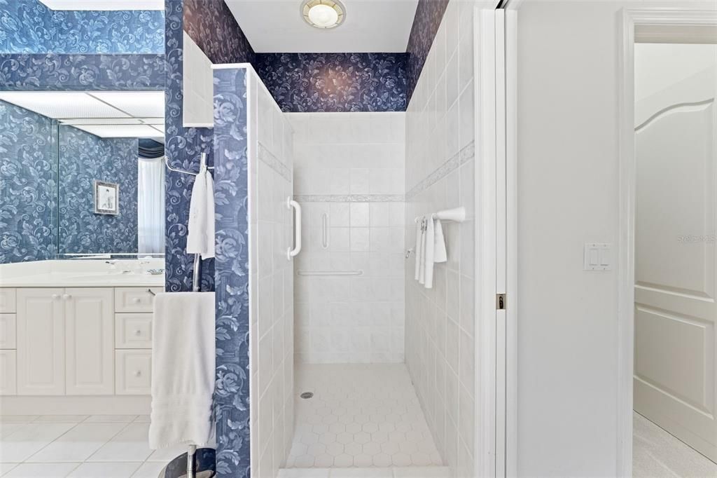 For Sale: $524,900 (3 beds, 2 baths, 2247 Square Feet)