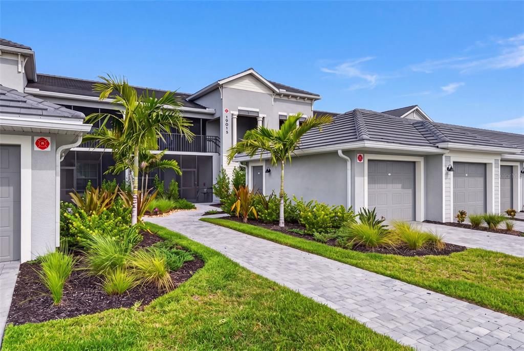 For Sale: $386,498 (2 beds, 2 baths, 1366 Square Feet)