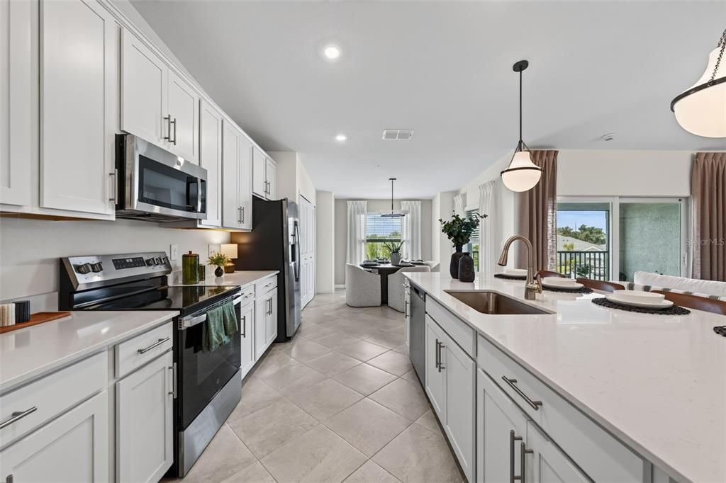 For Sale: $386,498 (2 beds, 2 baths, 1366 Square Feet)
