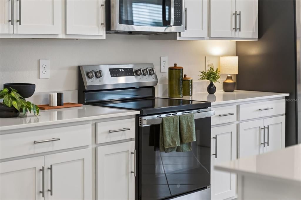 For Sale: $386,498 (2 beds, 2 baths, 1366 Square Feet)