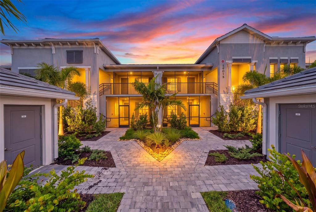 For Sale: $386,498 (2 beds, 2 baths, 1366 Square Feet)