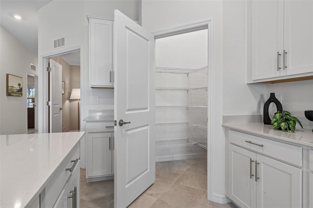 For Sale: $386,498 (2 beds, 2 baths, 1366 Square Feet)