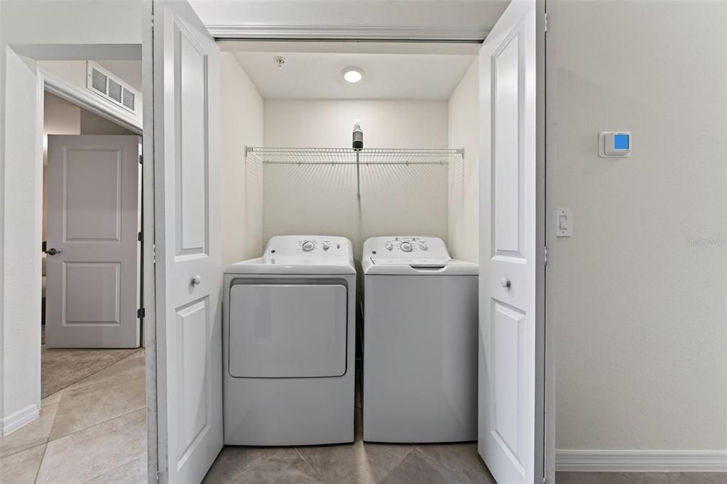 For Sale: $386,498 (2 beds, 2 baths, 1366 Square Feet)