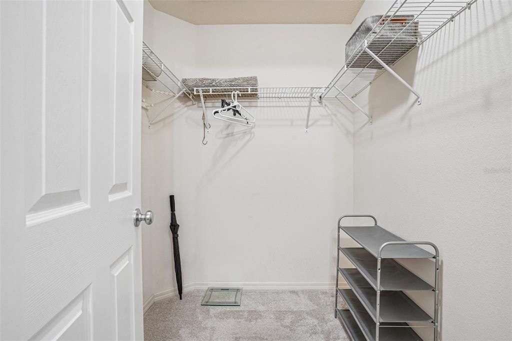 For Sale: $325,000 (2 beds, 2 baths, 1231 Square Feet)