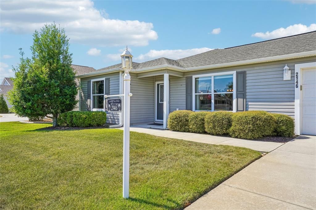 For Sale: $325,000 (2 beds, 2 baths, 1231 Square Feet)