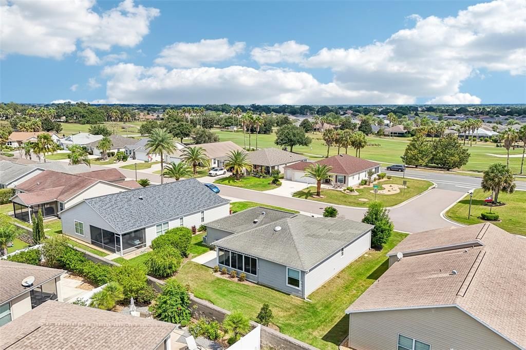 For Sale: $325,000 (2 beds, 2 baths, 1231 Square Feet)
