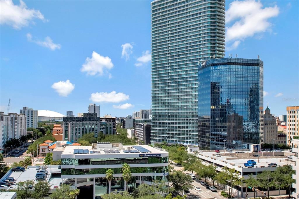 For Sale: $679,000 (1 beds, 1 baths, 1074 Square Feet)