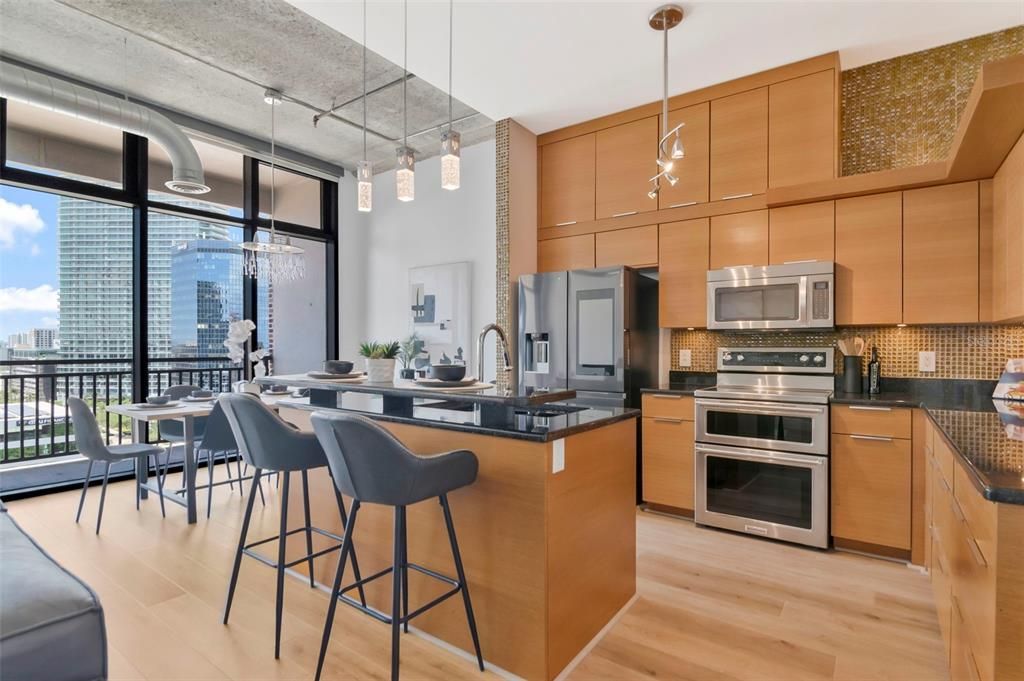 For Sale: $679,000 (1 beds, 1 baths, 1074 Square Feet)