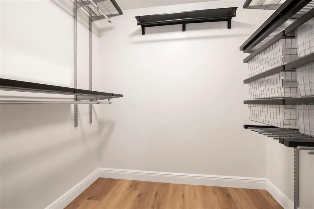 For Sale: $679,000 (1 beds, 1 baths, 1074 Square Feet)