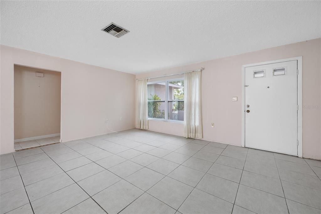 En Venta: $499,000 (3 camas, 3 baños, 1694 Pies cuadrados)